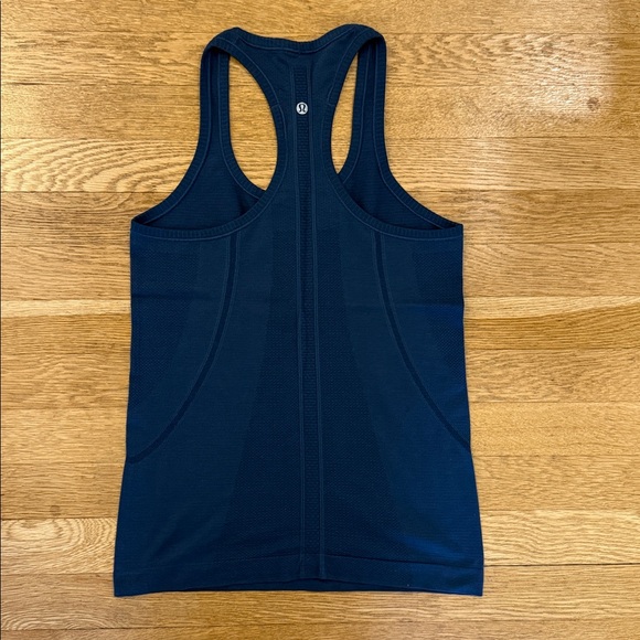 Lululemon Swifty Racerback - Picture 2 of 3